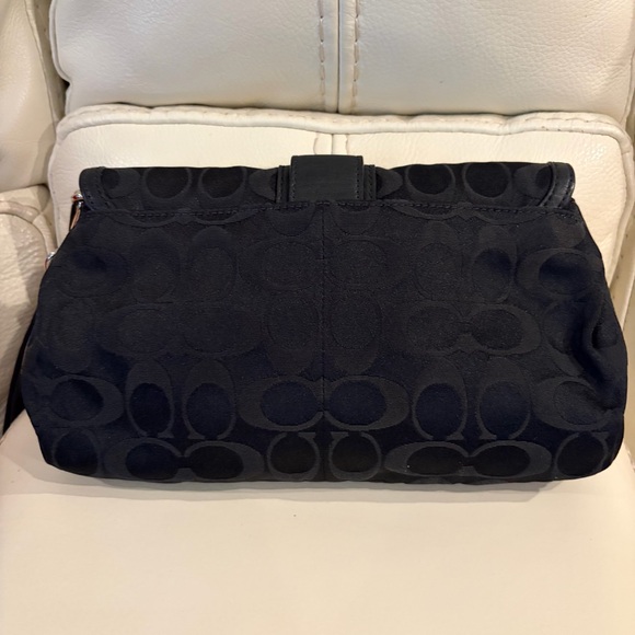 Coach Ali Signature Jacquard Clutch Wristlet EUC - Picture 2 of 8